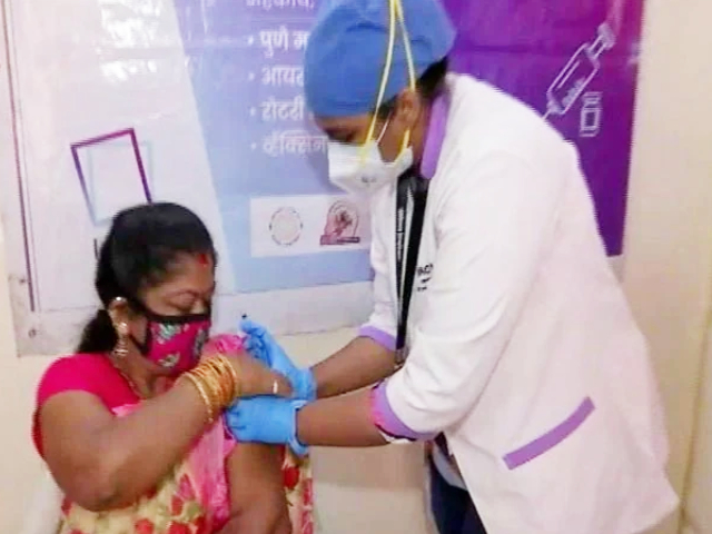 भारत में पिछले 24 घंटे में दर्ज हुए 41,806 नए COVID-19 केस, 581 की मौत