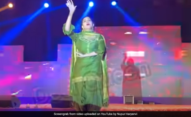सपना चौधरी ने 'बलम ऑल्टो' हरियाणवी सॉन्ग पर किया देसी अंदाज में डांस, वायरल हुआ Video