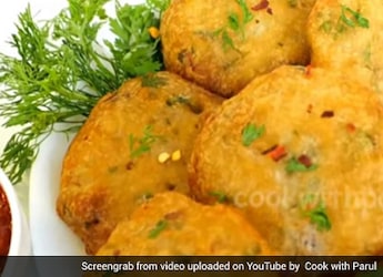 Watch: This Quick And Easy Rice Flour Vada Will Help You Put Together Breakfast In Just 10 Mins Watch: This Quick And Easy Rice Flour Vada Will Help You Put Together Breakfast In Just 10 Mins