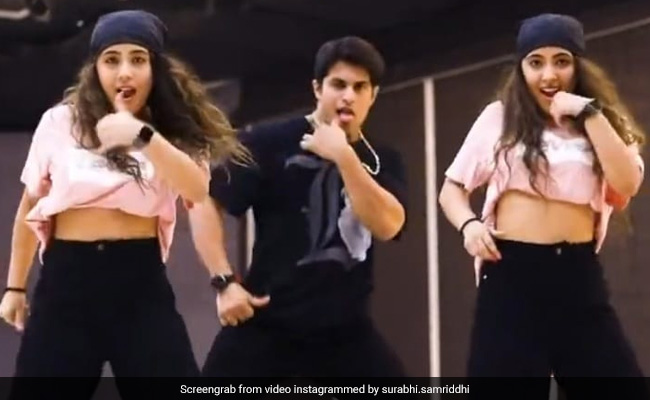 चिंकी मिंकी ने शेयर किया डांस वीडियो, अंग्रेजी गाने 'गो बेड बीच' पर जमकर झूमीं