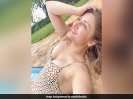 कमोलिका फेम उर्वशी ढोलकिया ने ग्लैमरस अंदाज में शेयर की पूल Photo, बोलीं- फेवरेट पास टाइम... कमोलिका फेम उर्वशी ढोलकिया ने ग्लैमरस अंदाज में शेयर की पूल Photo, बोलीं- फेवरेट पास टाइम...