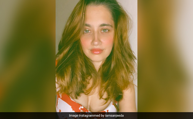 Sanjeeda Shaikh In A Chic Tie-Dye Bikini Is Nailing Magnificent Monsoon Fashion