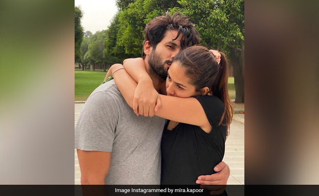 "Happy 6, My Life," Writes Mira Rajput In Anniversary Wish For Shahid Kapoor. Aww...