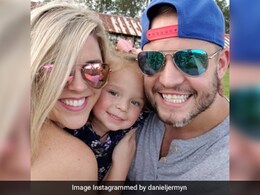 4-Year-Old Saves Kitchen From Catching Fire, 'Smart Girl' Says Internet 4-Year-Old Saves Kitchen From Catching Fire, 'Smart Girl' Says Internet