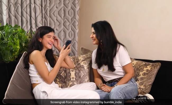 Shanaya Kapoor And Mom Maheep Discuss "Cute Boys" And More In This Fun Chat