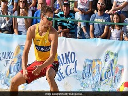 Tokyo Olympic पर संकट के बादल, अब बीच वॉलीबॉल खिलाड़ी भी हुआ कोरोना पॉ़जिटिव Tokyo Olympic पर संकट के बादल, अब बीच वॉलीबॉल खिलाड़ी भी हुआ कोरोना पॉ़जिटिव