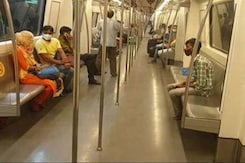 50 Passengers Per Coach In Delhi Metro, No Room For Standing 50 Passengers Per Coach In Delhi Metro, No Room For Standing