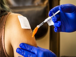 Cervical Cancer Prevention: लड़कियों को 15 साल से पहले लेनी चाहिए HPV Vaccine, वर्ना इस कैंसर का रहता है खतरा, जानें टीका लेने का पूरा शेड्यूल Cervical Cancer Prevention: लड़कियों को 15 साल से पहले लेनी चाहिए HPV Vaccine, वर्ना इस कैंसर का रहता है खतरा, जानें टीका लेने का पूरा शेड्यूल
