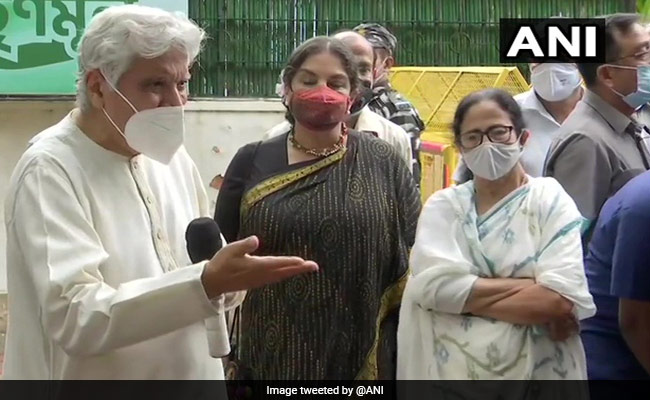 Javed Akhtar, Shabana Azmi Meet Mamata Banerjee In Delhi; Say ''India Needs Change''