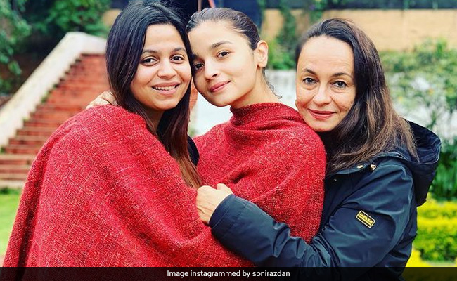 Soni Razdan And Her "World" In A Pic - Daughters Alia And Shaheen