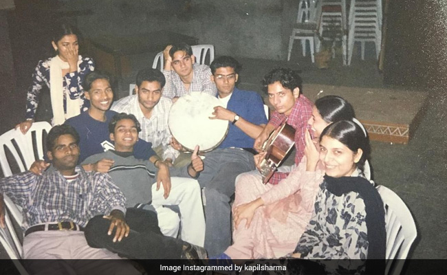 कपिल शर्मा ने शेयर की कॉलेज टाइम की फोटो, फैन्स को बोले- पहचान कर बताओ...देखें Photo