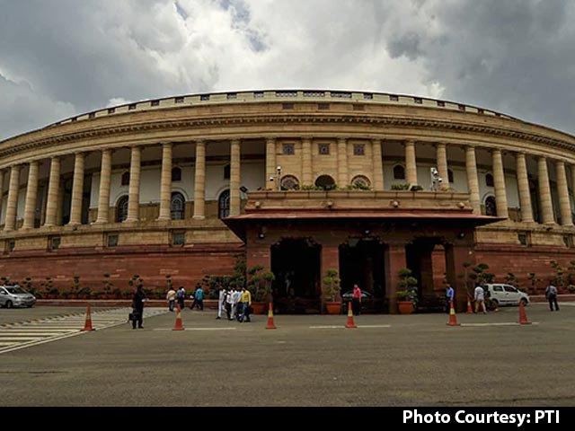 संसद के मानसून सत्र का छठा दिन भी चढ़ा हंगामे की भेट, सत्ता और विपक्ष लगा रहे हैं एक दूसरे पर आरोप