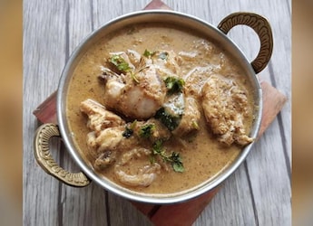 Indian Cooking Tip: How To Make Makhmali Murgh (Chicken Curry) For Dinner Indian Cooking Tip: How To Make Makhmali Murgh (Chicken Curry) For Dinner