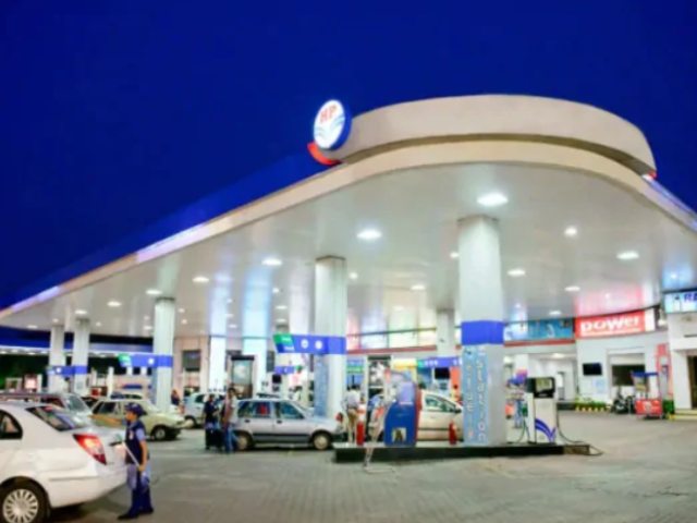 Petrol, Diesel Rates Hiked Again, Petrol Nears Rs 107-Mark In Mumbai