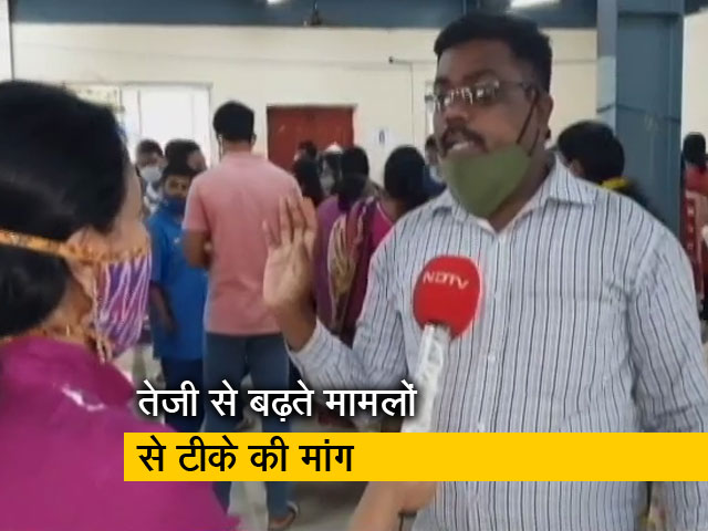 हैदराबाद:  टीका लगवाने के लिए उमड़ी भीड़, क्या है जमीनी हकीकत