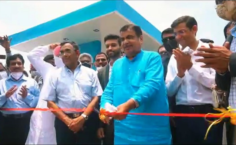 Transport Minister Nitin Gadkari Inaugurates India's First LNG Facility Plant In Nagpur