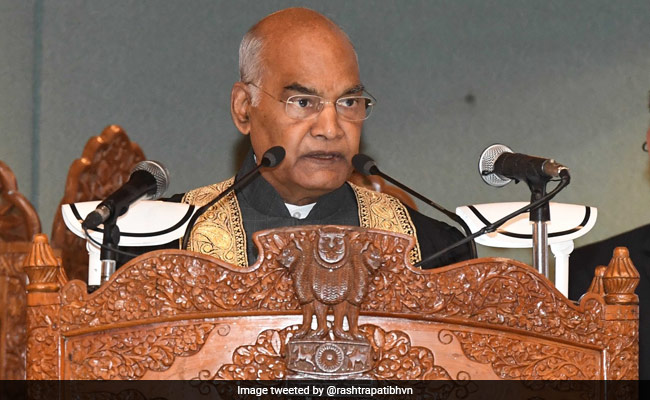 President Greets Audience In Kashmiri At Convocation Ceremony In Srinagar