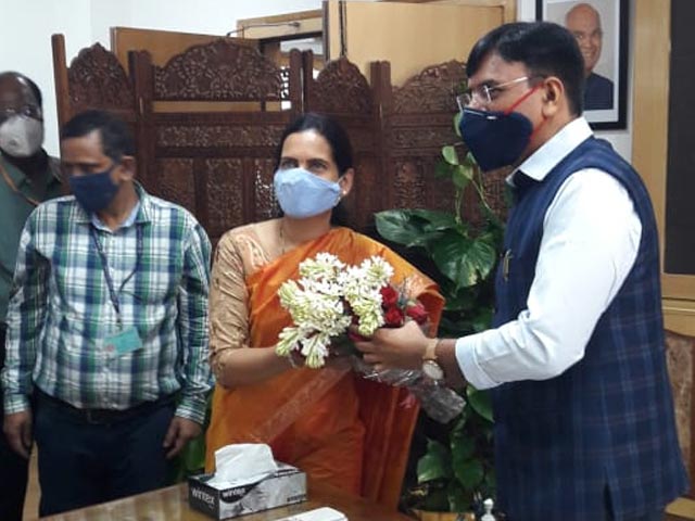 Mansukh Mandaviya Takes Charge as Health Minister