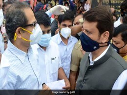 When Uddhav Thackeray, Devendra Fadnavis Landed At Same Spot, Same Time When Uddhav Thackeray, Devendra Fadnavis Landed At Same Spot, Same Time