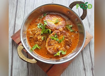 Have Left Over Chicken Kebab? Make Spicy Curry With It - Recipe Video Inside Have Left Over Chicken Kebab? Make Spicy Curry With It - Recipe Video Inside