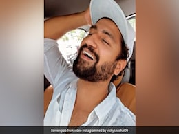विकी कौशल ने बॉलीवुड में पूरे किए 6 साल, खास मोमेंट को यूं इंज्वॉय करते दिखे एक्टर- देखें Video विकी कौशल ने बॉलीवुड में पूरे किए 6 साल, खास मोमेंट को यूं इंज्वॉय करते दिखे एक्टर- देखें Video