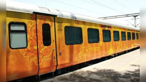 शताब्&zwj;दी, राजधानी, दुरंतो जैसी प्रीमियम ट्रेनों में इस नियम के तहत मिलता है फ्री खाना