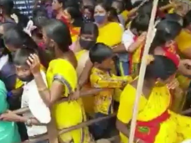 Devotees, Flouting Covid Rules, Visit Tamil Nadu Temple On Gowri Panchangam