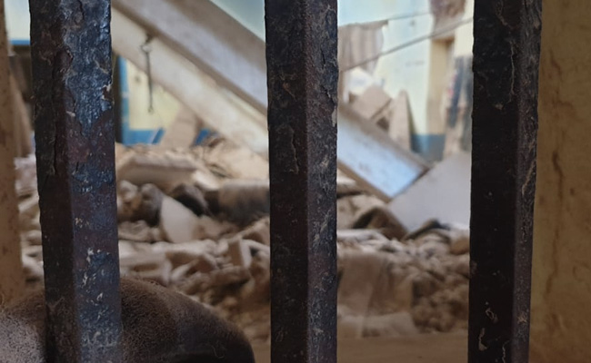 MP: तेज बारिश की वजह से गिरी जिला जेल की दीवार, 22 कैदी घायल, दो की हालत गंभीर