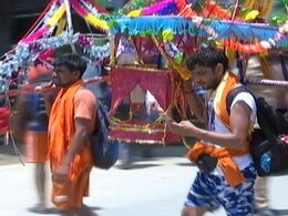 उत्तराखंड के CM पुष्कर सिंह धामी ने हरिद्वार में कांवड़ियों के पैर धोकर किया स्वागत उत्तराखंड के CM पुष्कर सिंह धामी ने हरिद्वार में कांवड़ियों के पैर धोकर किया स्वागत