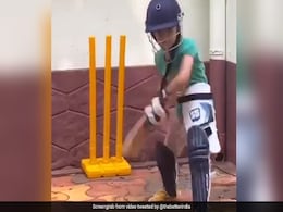 6 साल की बच्ची ने जड़े जबरदस्त चौके-छक्के ! आनंद महिंद्रा भी हुए इंप्रेस - देखें Video 6 साल की बच्ची ने जड़े जबरदस्त चौके-छक्के ! आनंद महिंद्रा भी हुए इंप्रेस - देखें Video