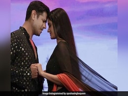 'गुम है किसी के प्यार में' के विराट और सई की केमिस्ट्री ने जीता फैंस का दिल, वायरल हुआ रोमांटिक डांस वीडियो 'गुम है किसी के प्यार में' के विराट और सई की केमिस्ट्री ने जीता फैंस का दिल, वायरल हुआ रोमांटिक डांस वीडियो