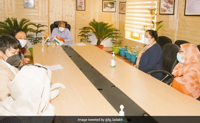 Women Delegation Meets Ladakh Lieutenant Governor; Demands 33% Reservation