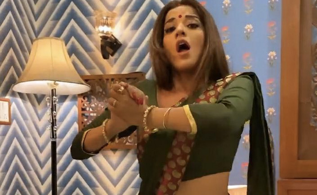 मोनालिसा ने ‘तुम तो धोखेबाज हो’ गाने पर किया धमाकेदार डांस, बोलीं- जब साजन गए देहरादून...देखें Video