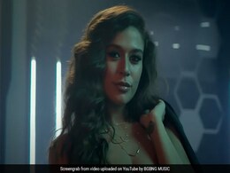 <i>Kinni Kinni Vaari</i>: Krishna Shroff's "Sass" Is On Point In Her First Music Video <i>Kinni Kinni Vaari</i>: Krishna Shroff's "Sass" Is On Point In Her First Music Video