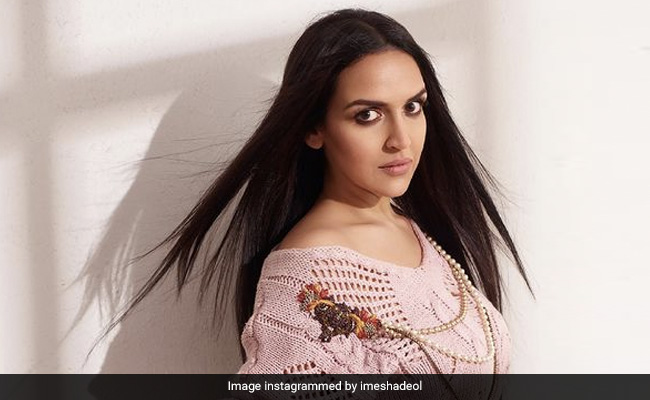 ईशा देओल की डिजिटल स्पेस में एंट्री, अजय देवगन संग 'रुद्र' में आएंगी नजर