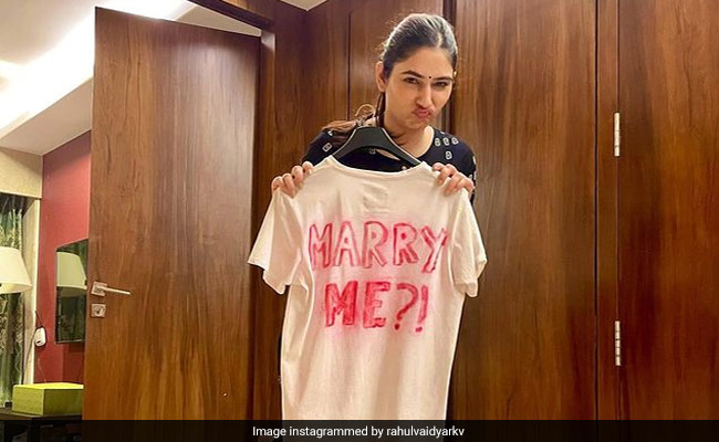 What Rahul Vaidya Plans To Do With The T-Shirt He Wore While Proposing To Disha Parmar