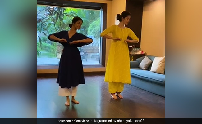 Shanaya Kapoor Dancing To <i>Thare Rahiyo</I> Is A Whole Mood