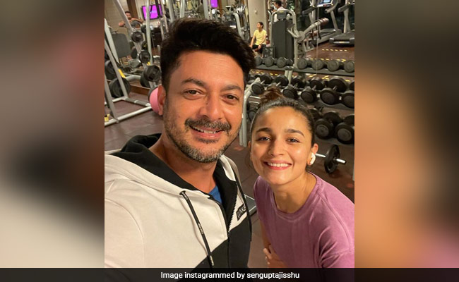 Look Who Alia Bhatt Bumped Into In Hyderabad - Her <I>Sadak 2</i> Co-Star Jisshu Sengupta