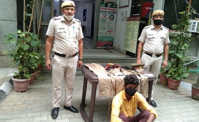 गर्लफ्रेंड के लिए बना नकली दरोगा, खरीदी पुलिस की वर्दी और पिस्टल, फिर ऐसे खुली पोल