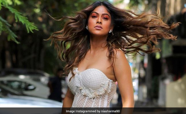 निया शर्मा का लेटेस्ट फोटोशूट वायरल, फैंस के यूं आए मजेदार रिएक्शन