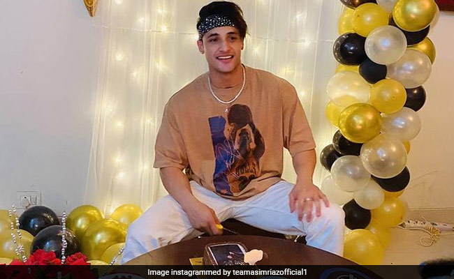 Inside Asim Riaz's 28th Birthday Celebrations With Girlfriend Himanshi Khurana