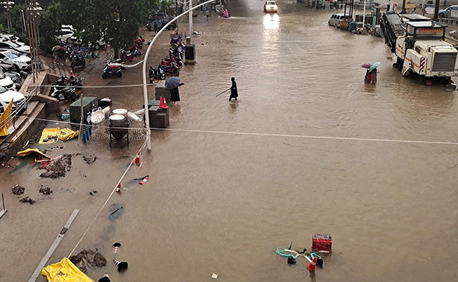 Nearly 2,00,000 Evacuated In Central China Flooding