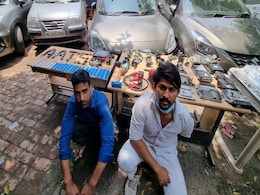 दिल्ली से चोरी गाड़ियों का आतंकी तो नहीं करते थे इस्तेमाल!, कार चोर शौकत को लेकर जांच के लिए कश्मीर गई पुलिस टीम दिल्ली से चोरी गाड़ियों का आतंकी तो नहीं करते थे इस्तेमाल!, कार चोर शौकत को लेकर जांच के लिए कश्मीर गई पुलिस टीम