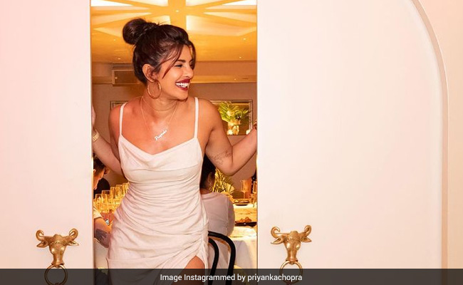 More Pics From Priyanka Chopra's New York Restaurant Sona. Her Smile Says It All