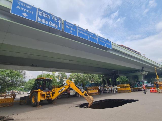 Huge Chunk Of Road Caves In Under Flyover In South Delhi, Stops Traffic