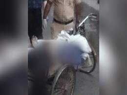 Delhi: पिता ने बेटी को परेशान करने वाले की हत्या की, रिक्शे में रखकर शव को ठिकाने लगाते समय गिरफ्तार Delhi: पिता ने बेटी को परेशान करने वाले की हत्या की, रिक्शे में रखकर शव को ठिकाने लगाते समय गिरफ्तार