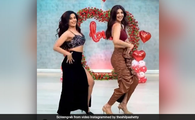 शिल्पा शेट्टी ने सोनल देवराज संग 'चुरा के दिल मेरा' पर किया डांस, वीडियो देख फैन्स बोले- सुपर से ऊपर...