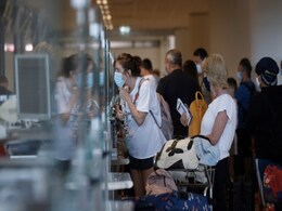 UK Readies Plan To Allow In Vaccinated Foreigners UK Readies Plan To Allow In Vaccinated Foreigners