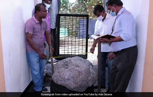 World's Largest Star Sapphire Cluster Found By Workmen Digging Well