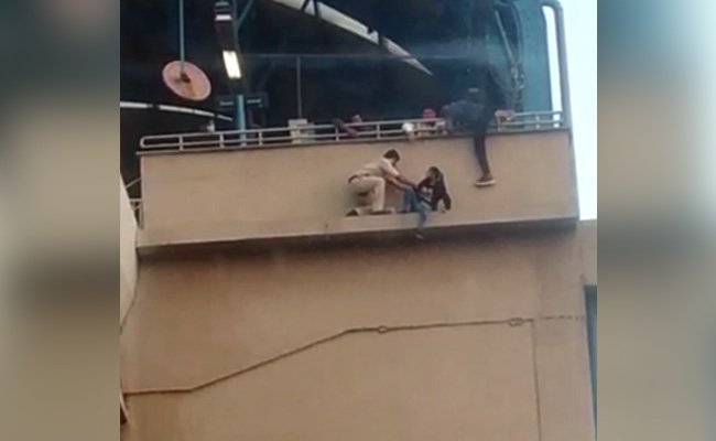 CISF Jawan, Official Honoured For Saving Life Of Woman At Metro Station